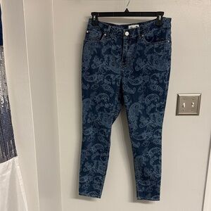Women's Paisley Print Skinny Jeans - Blue
